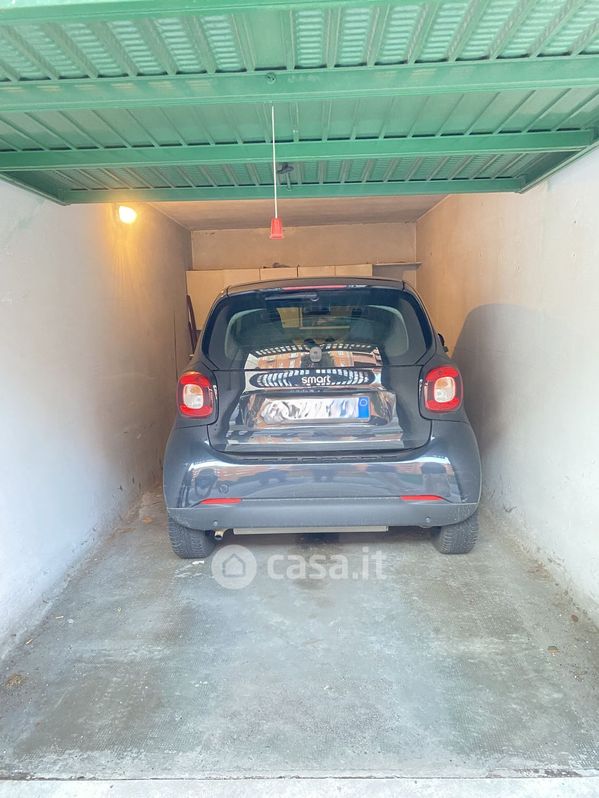 Garage/Posto auto in Affitto in Via Giovanni Keplero 26 a Milano