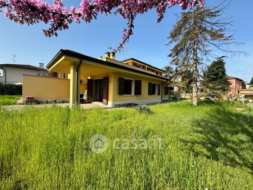 Villa in Vendita in Via Caprera 9 a Cerea
