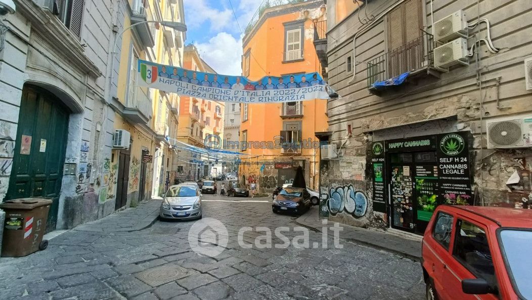 Negozio/Locale commerciale in Vendita in Largo San Giovanni Maggiore a Napoli