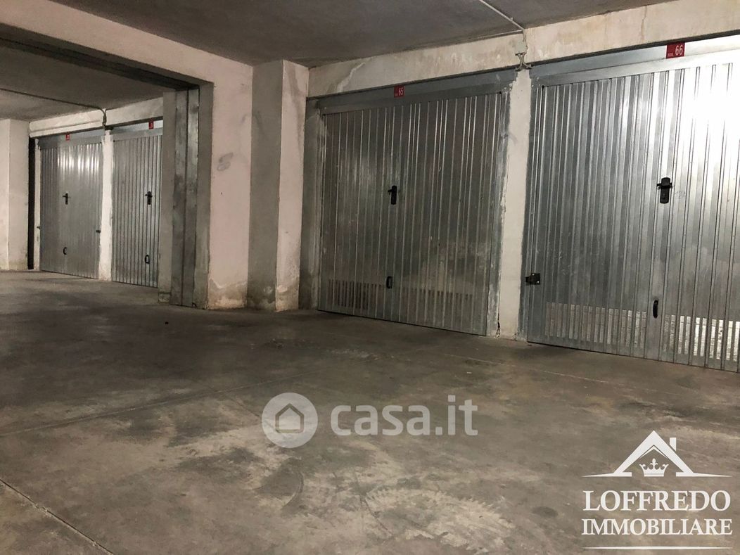 Garage/Posto auto in Affitto in garigliano a Acerra