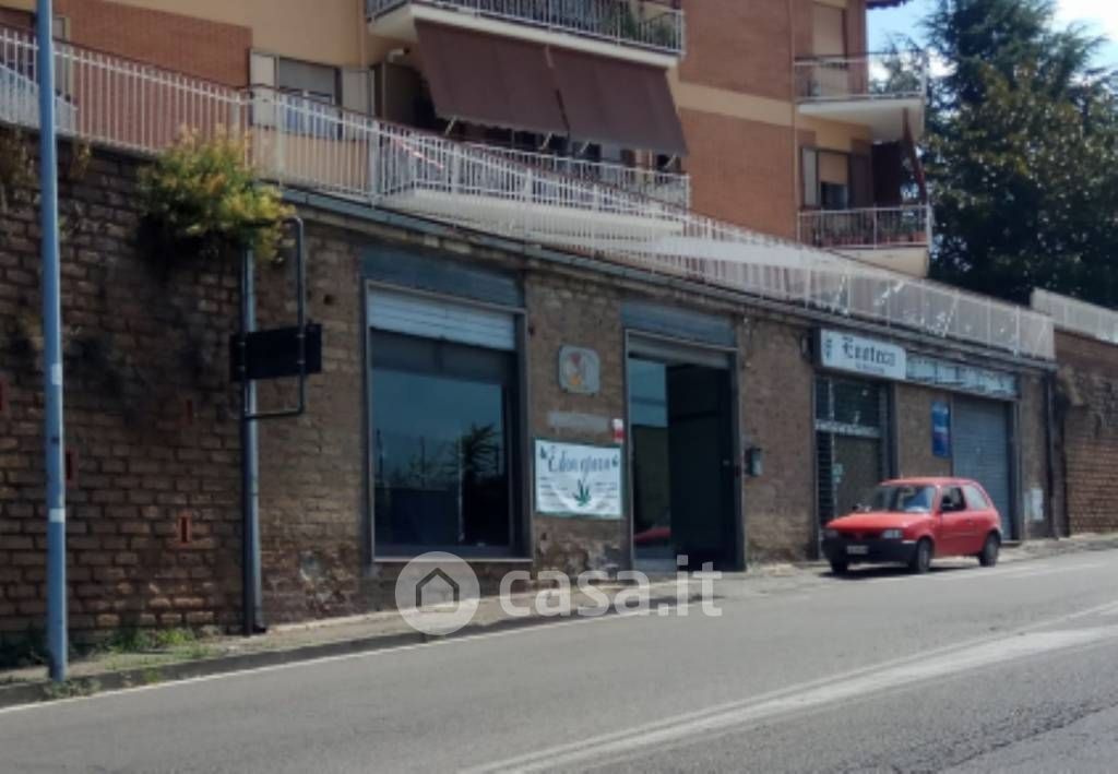 Negozio/Locale commerciale in Vendita in Via Carlo Cattaneo 2 a Viterbo