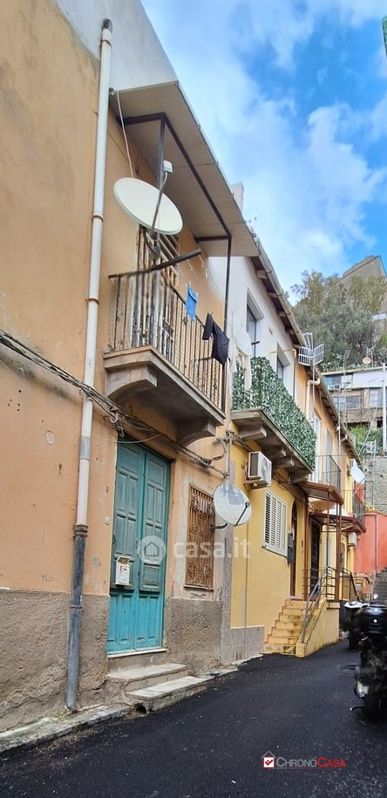 Appartamento in Vendita in Via Roccella a Messina