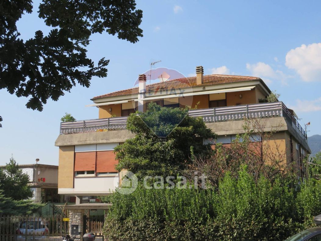 Casa indipendente in Vendita in Via Augusto Vanzetti 10 a Terni