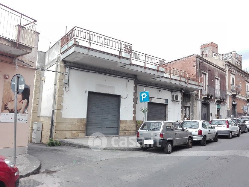 Negozio/Locale commerciale in Vendita in Via San Giovanni Battista a Catania