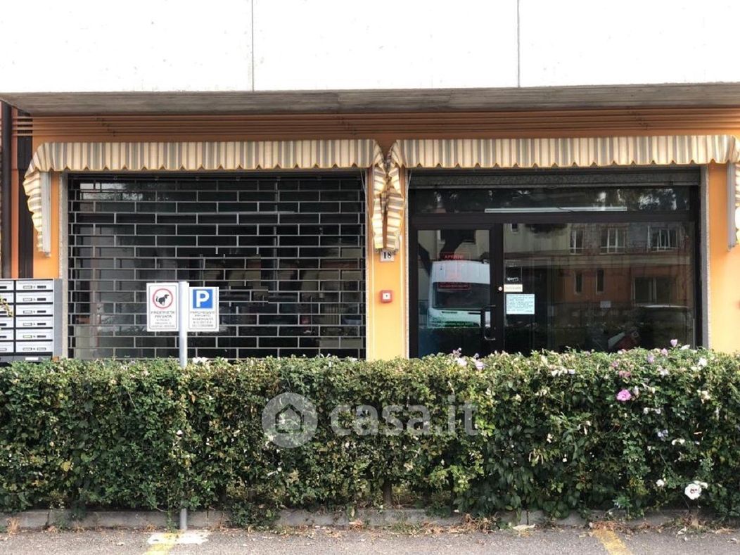 Negozio/Locale commerciale in Vendita in Via Einaudi 18 /A a San Martino Buon Albergo
