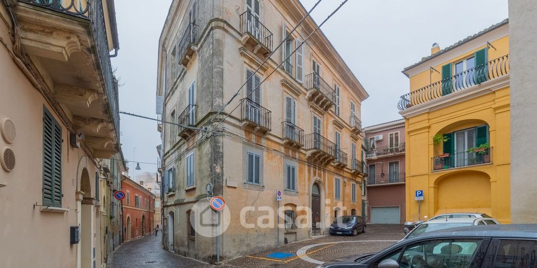 Appartamento in Vendita in Via Giacinto Vitocolonna a Chieti