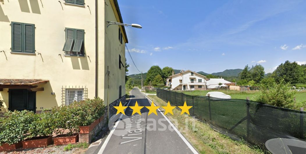 Appartamento in Vendita in Via Vecchia di Nozzano a Lucca