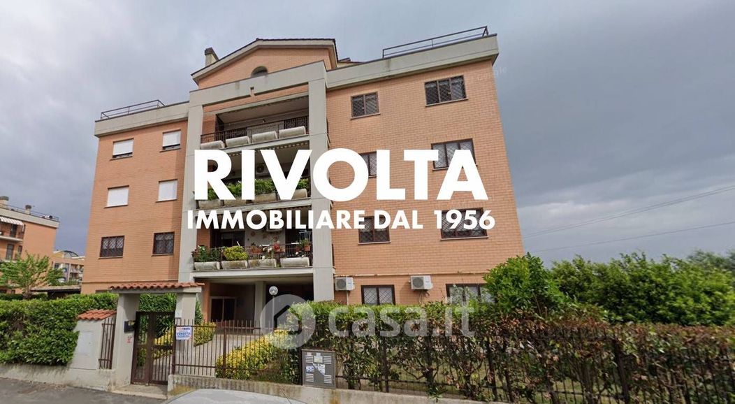 Appartamento in Vendita in Via Castiglione Messer Marino 8 a Roma