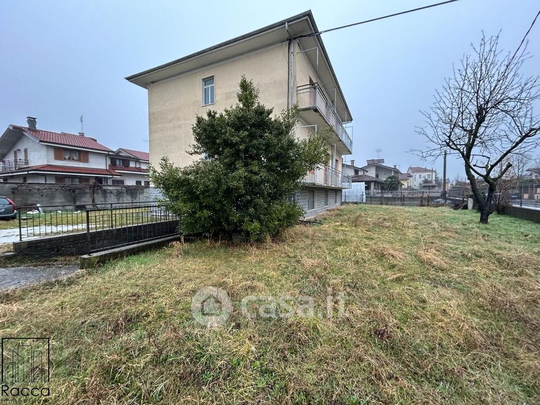 Casa Bi/Trifamiliare in Vendita in Via Monea Oltregesso a Cuneo