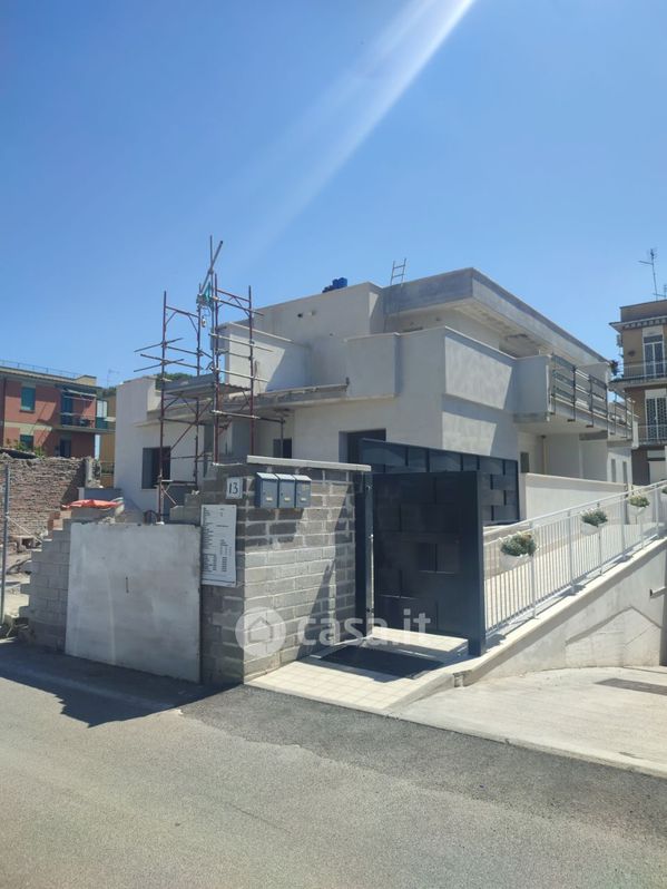 Casa Bi/Trifamiliare in Vendita in Via Giulio Bonasoni a Roma