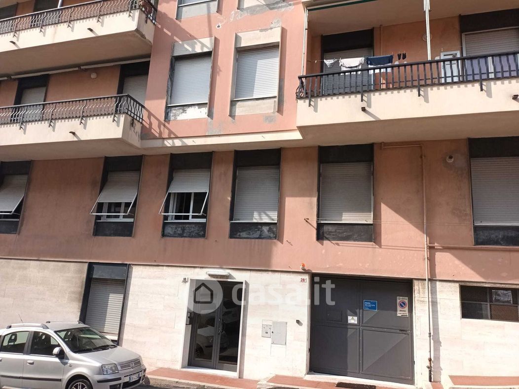 Appartamento in Vendita in Via all'Asilo Davide e Delfina Garbarino 18 a Genova