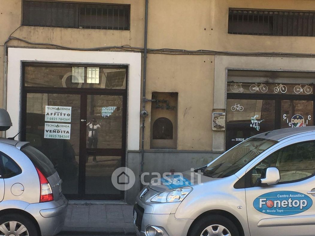 Negozio/Locale commerciale in Affitto in Via Francesco Tedesco a Avellino