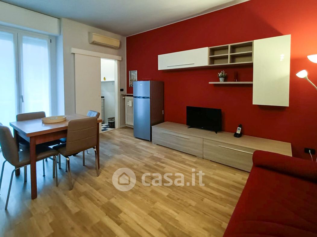 Appartamento in Affitto in Via Macedonio Melloni a Milano