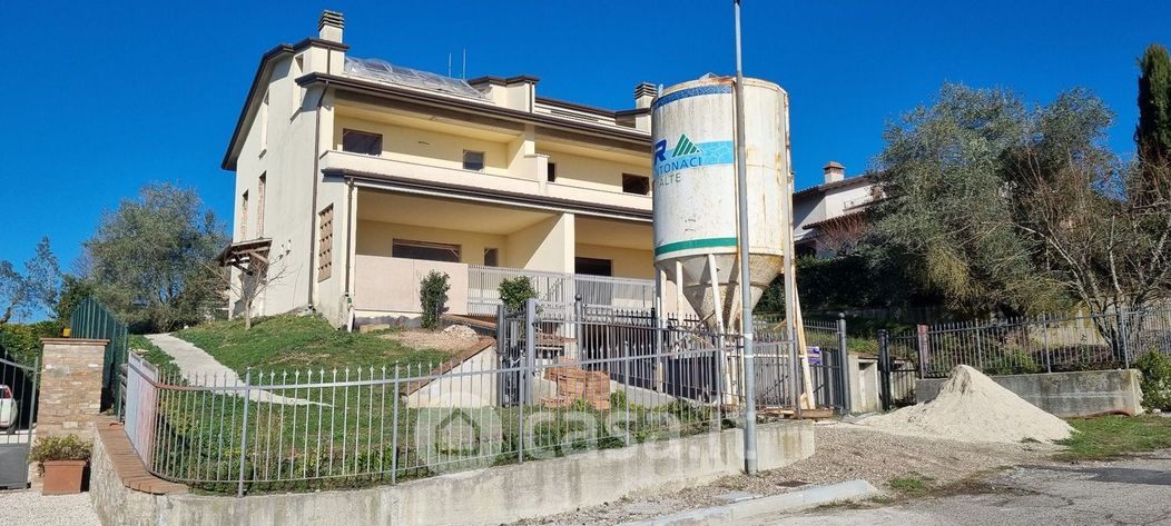 Villa in Vendita in Strada Collina del Sole 41 a Perugia