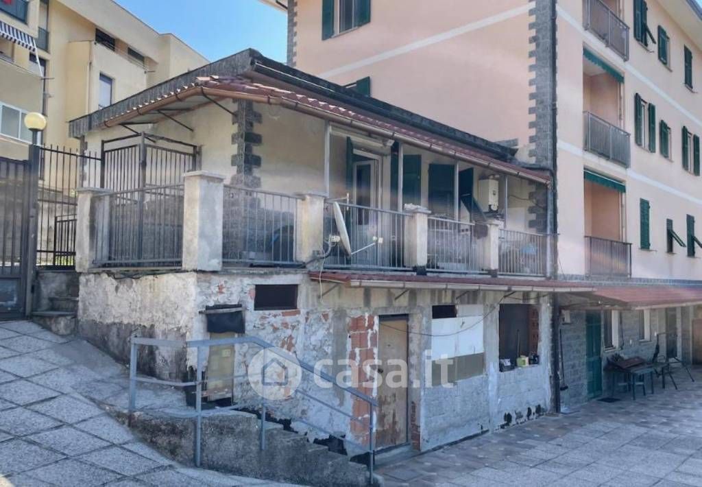 Appartamento in Vendita in Via Giovanni Giacalone 27 a Genova