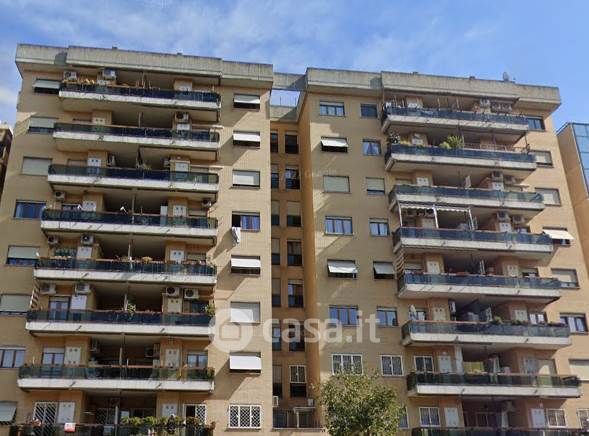 Appartamento in Vendita in Viale Antonio Ciamarra 196 a Roma