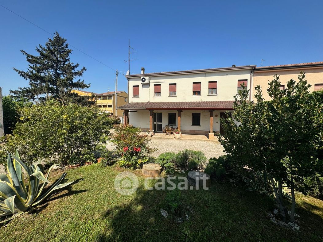 Casa Bi/Trifamiliare in Vendita in Vicolo Brunone 13 a Cerea