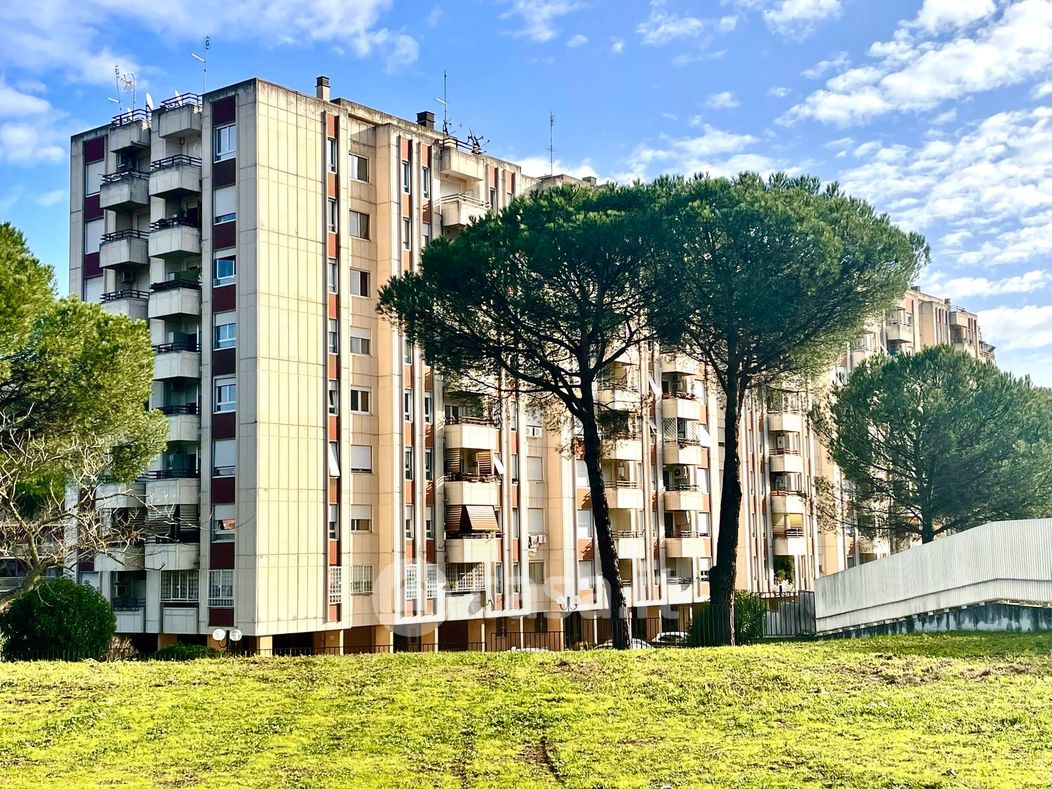 Appartamento in Vendita in Via Luigi Gadola a Roma