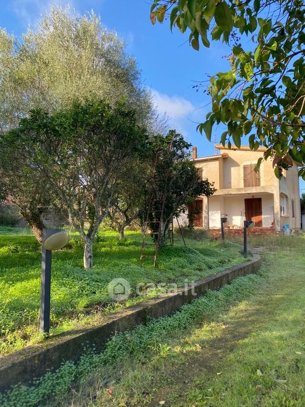 Villa in Vendita in SP132 145 a Sassari