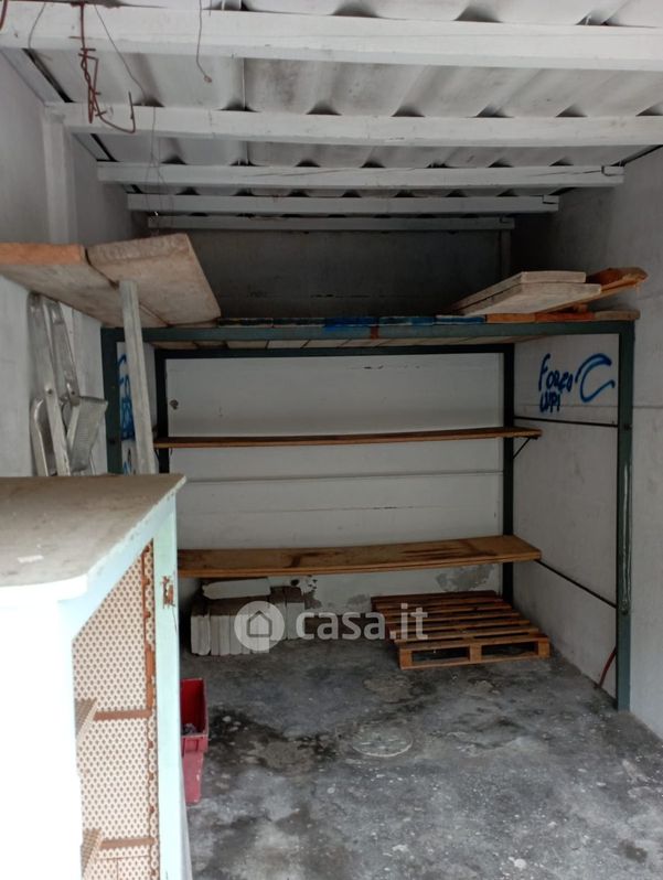 Garage/Posto auto in Vendita in Via Acciaiolo a Scandicci
