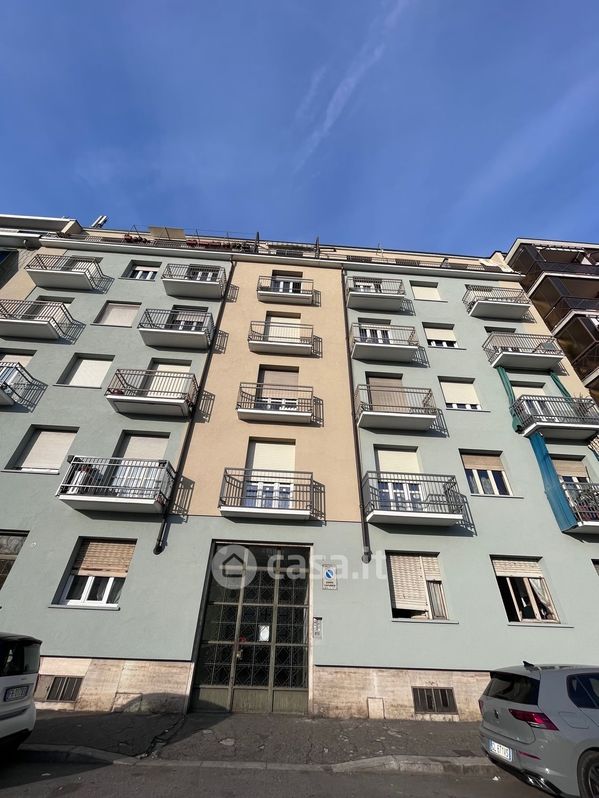 Appartamento in Vendita in Via Courmayeur 8 a Torino