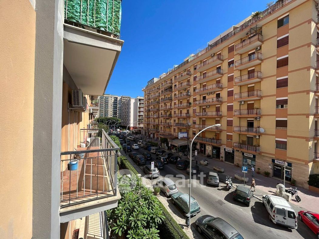Appartamento in Vendita in Via Domenico Lancia di Brolo 114 a Palermo