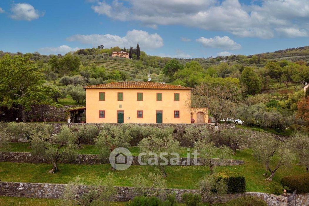 Villa in Vendita in Via del Casseretto 8 a Pistoia