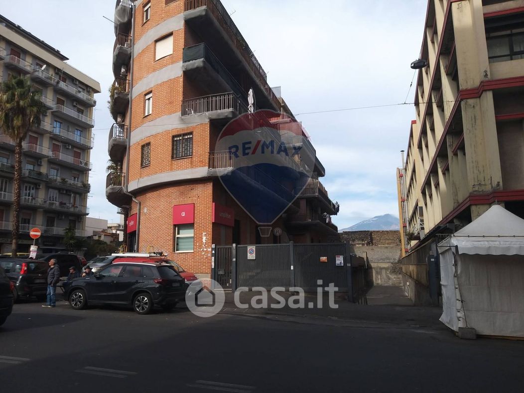 Negozio/Locale commerciale in Affitto in Viale Mario Rapisardi 278 a Catania