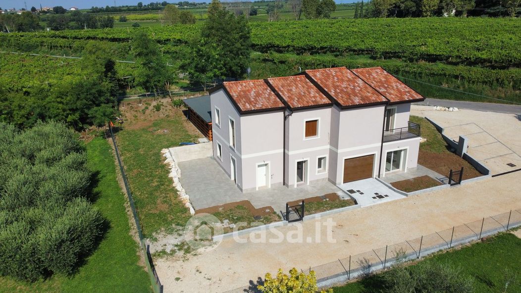 Casa Bi/Trifamiliare in Vendita in Via Giacomona a Sona