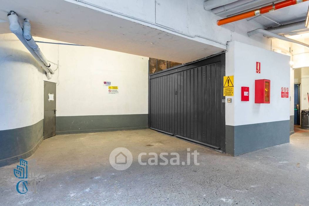 Garage/Posto auto in Vendita in Piazza Adriano 11 a Torino