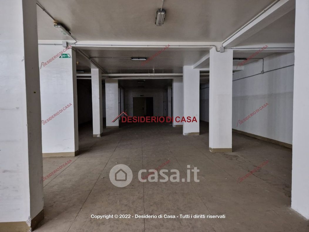 Garage/Posto auto in Vendita in Via Imperatore Federico 63 a Palermo