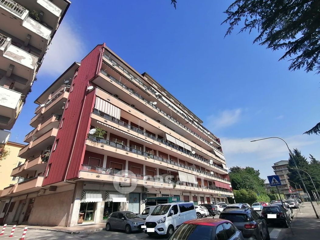 Appartamento in Vendita in Via Morelli e Silvati 8 a Avellino