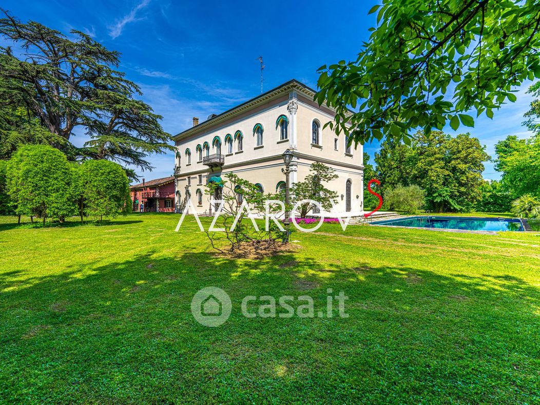 Villa in Vendita in Via Ravenna 574 a Ferrara