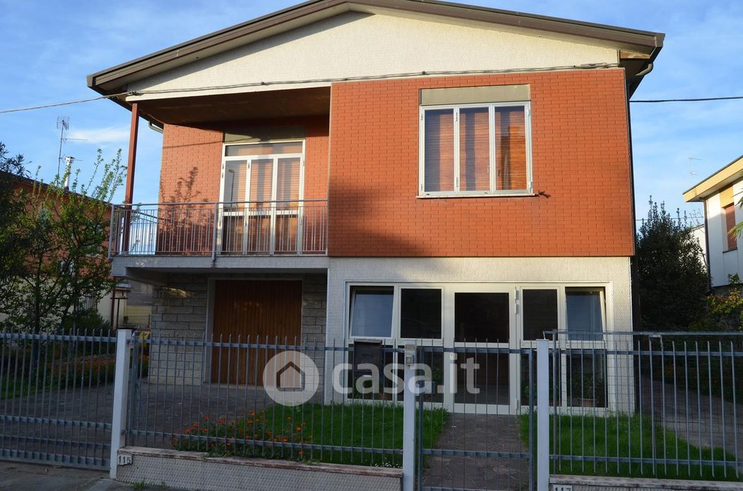 Casa indipendente in Vendita in Via Filippo Corridoni 115 a Lugo
