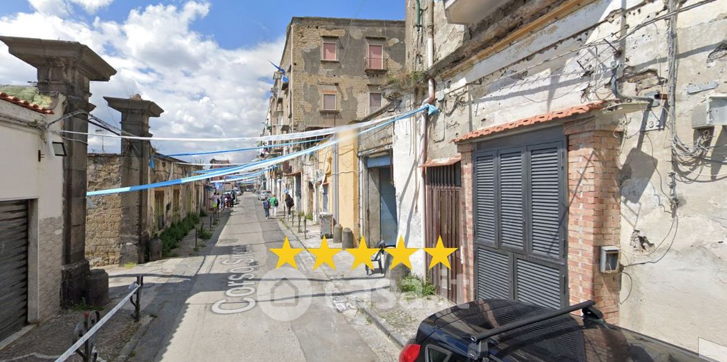 Appartamento in Vendita in Corso Sirena a Napoli