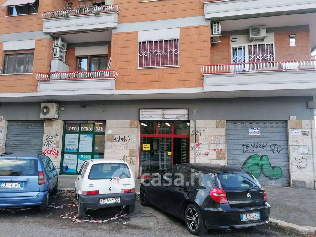 Negozio/Locale commerciale in Affitto in Via Alessandro Piola Caselli 177 a Roma