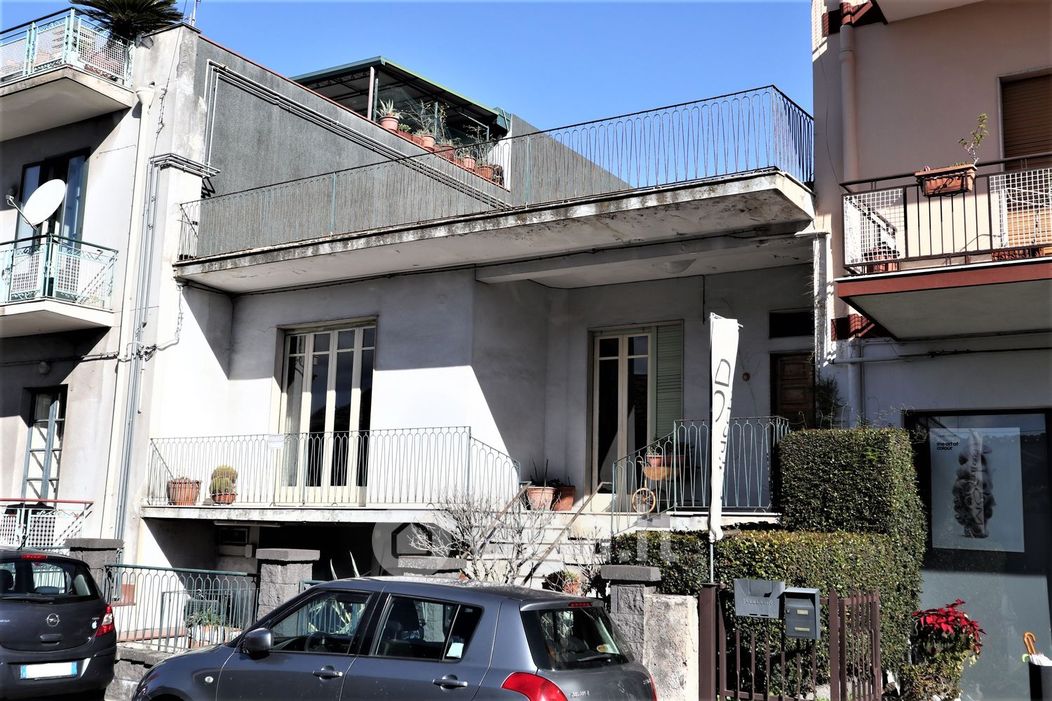 Casa indipendente in Vendita in Via Colonna 77 a San Gregorio di Catania