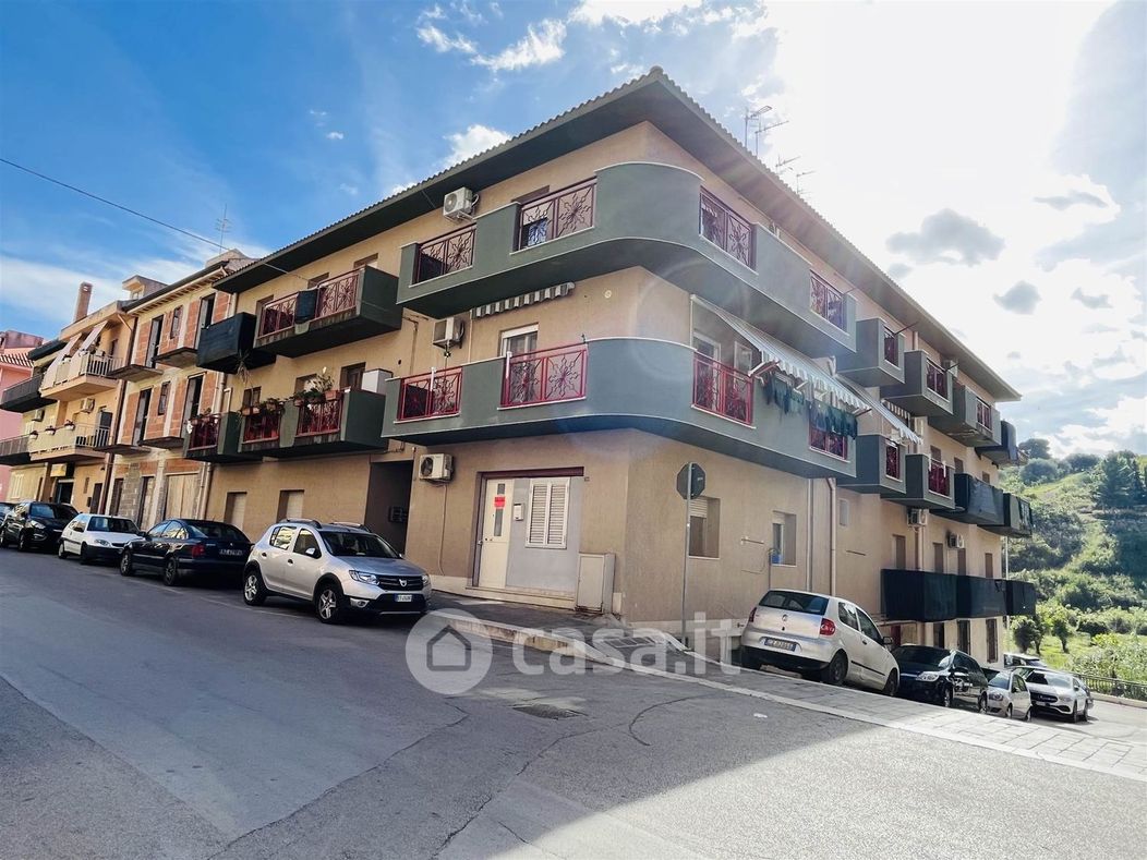 Appartamento in Vendita in Via Alcide de Gasperi a Lascari