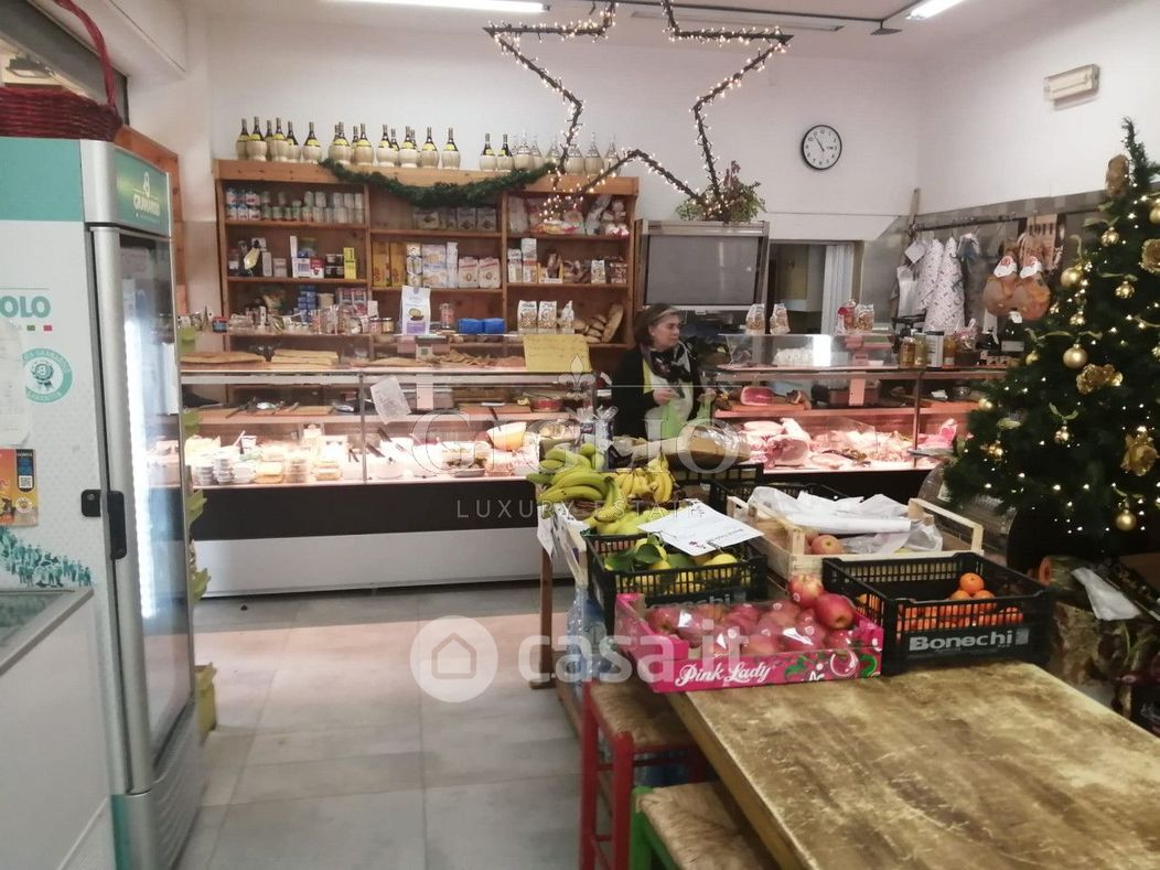 Negozio/Locale commerciale in Vendita in Via Giuseppe Tartini a Firenze