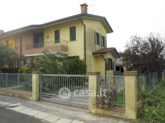 Casa indipendente in Vendita in Via dei Donatori a Rovigo