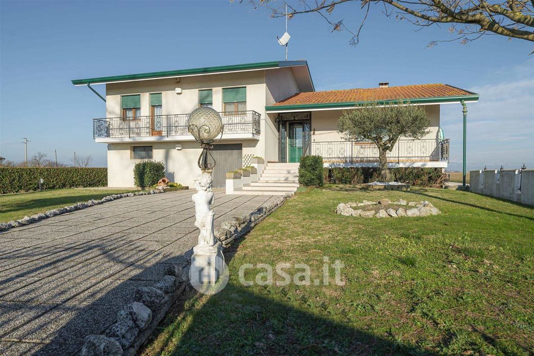 Villa in Vendita in Via Triestina Bassa 105 a Eraclea
