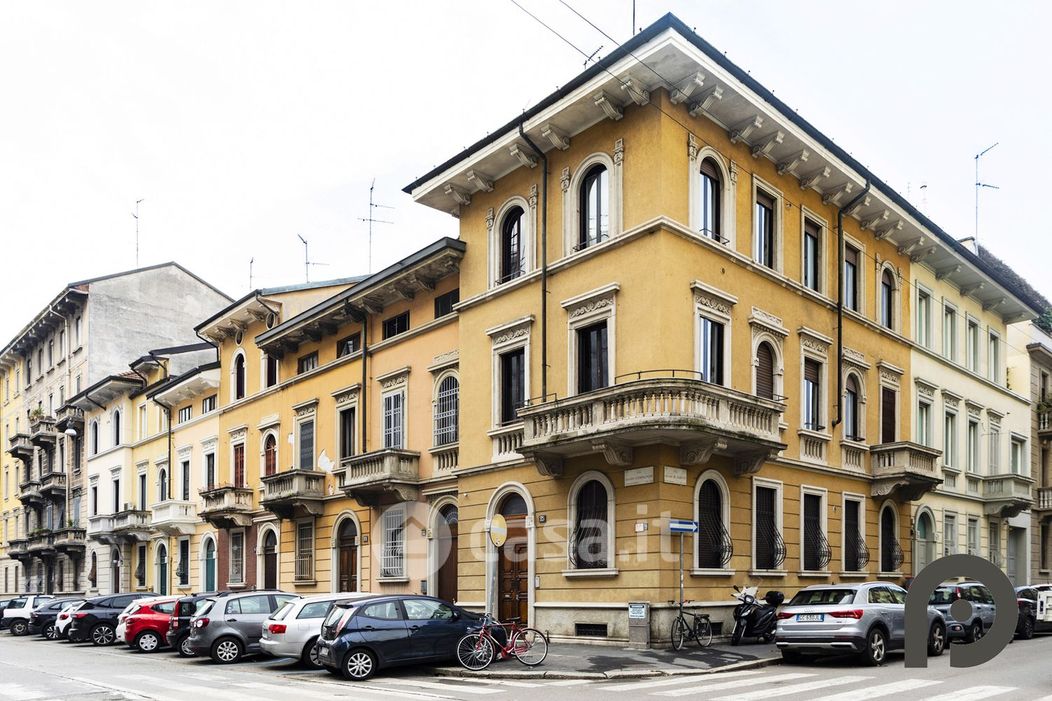 Casa indipendente in Vendita in Via Giuseppe Compagnoni 25 a Milano