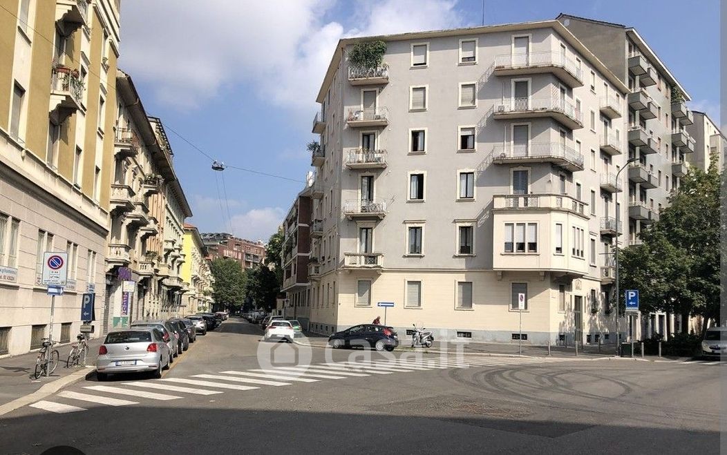Appartamento in Vendita in Via Sardegna a Milano