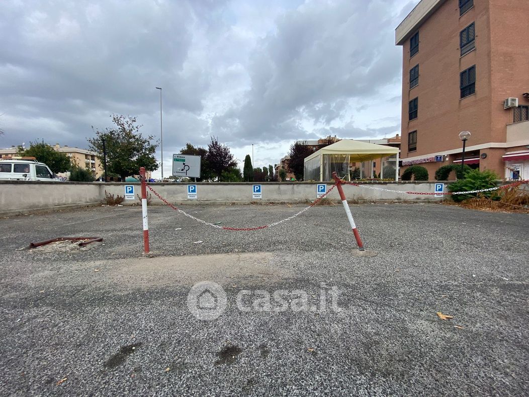 Garage/Posto auto in Vendita in Via Egidio Tosato 1 a Roma