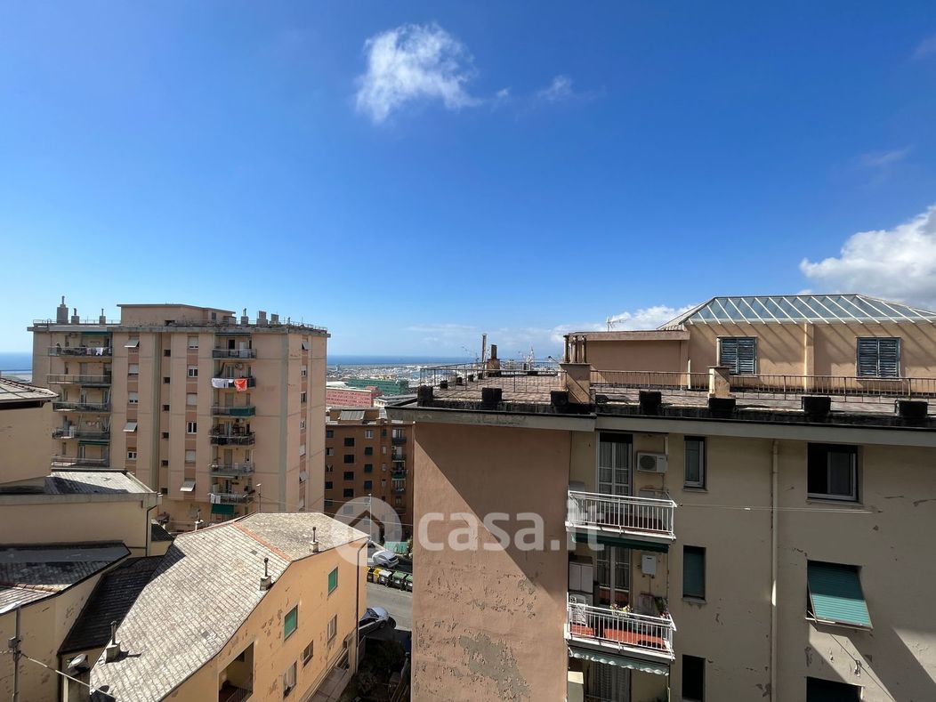 Appartamento in Vendita in Via Calda 41 a Genova