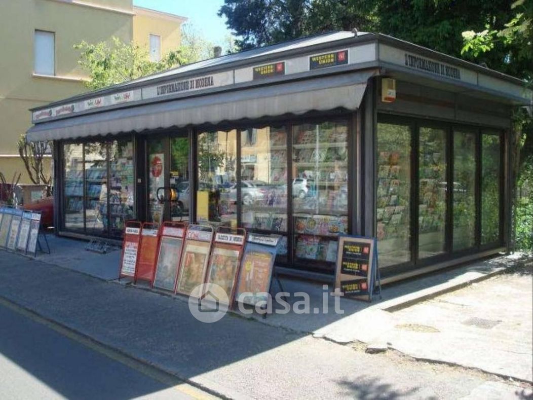 Negozio/Locale commerciale in Vendita in Strada Farnesiana a Piacenza