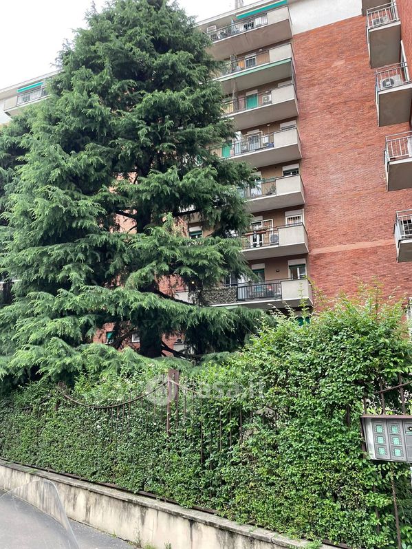 Appartamento in Vendita in Viale San Gimignano 9 a Milano