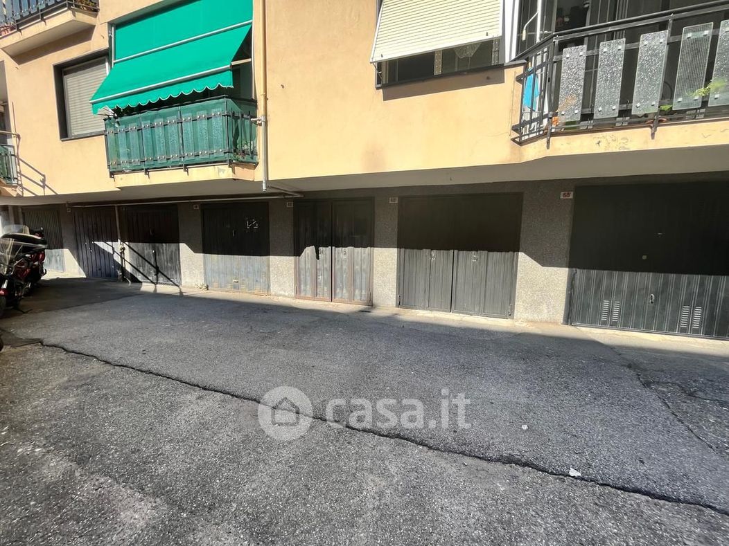 Garage/Posto auto in Vendita in Tortona a Genova