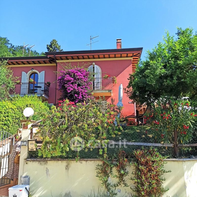 Villa in Vendita in Via di Arliano a Lucca