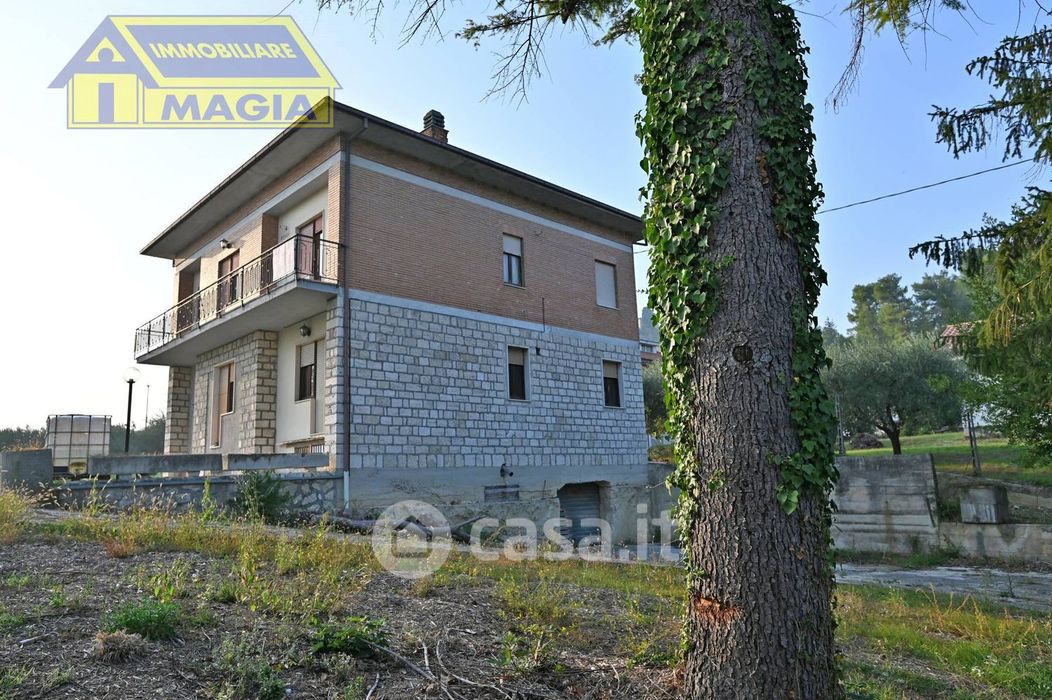 Casa indipendente in Vendita in Via dei Giaggioli a Ascoli Piceno